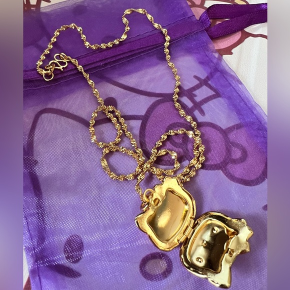 Brand new Hello Kitty locket charm necklace - Picture 2 of 5